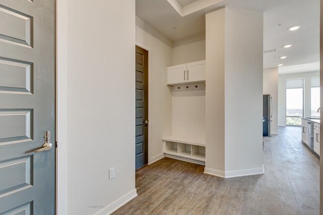 707 Marston St - Photo 5 of 7