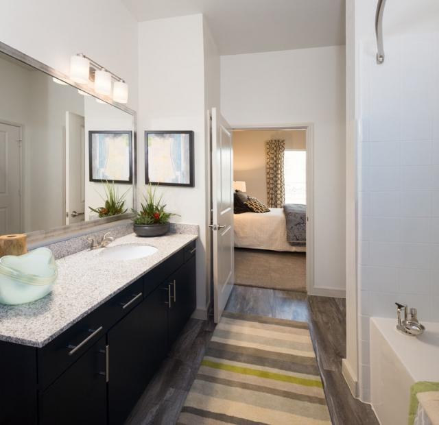 12631 Vance Jackson Road - Photo 4 of 7