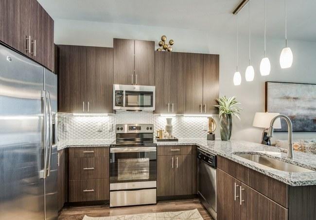 211 North Ervay Street - Photo 3 of 7