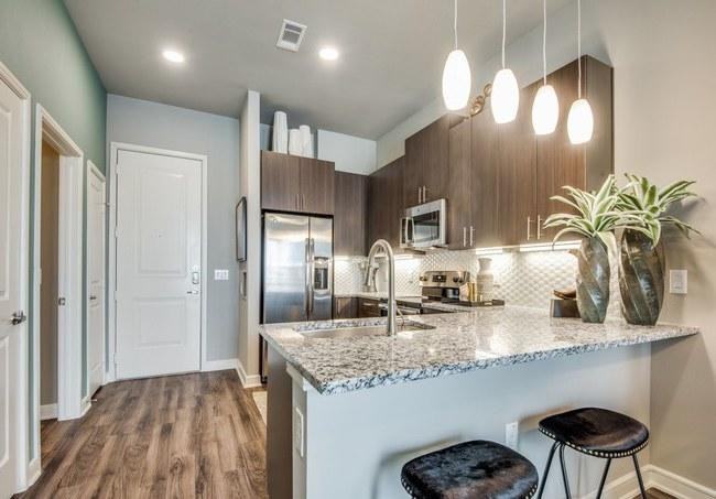 211 North Ervay Street - Photo 4 of 7