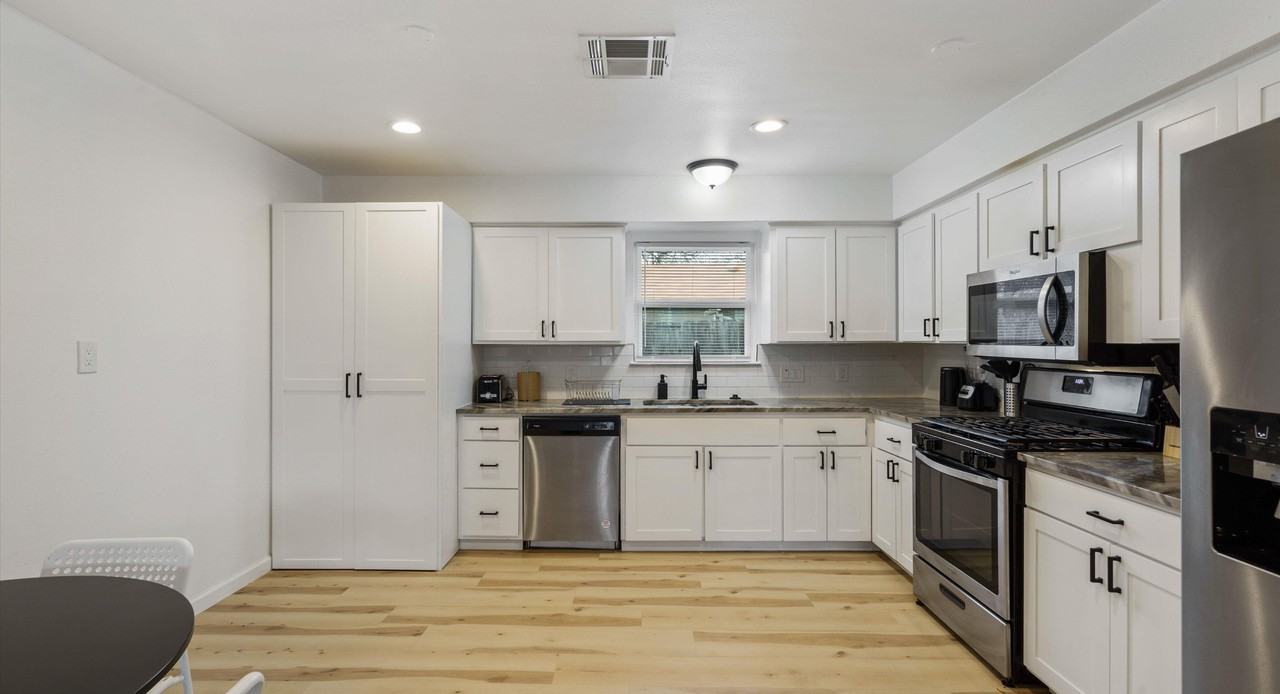 Ebert Avenue - Photo 3 of 5