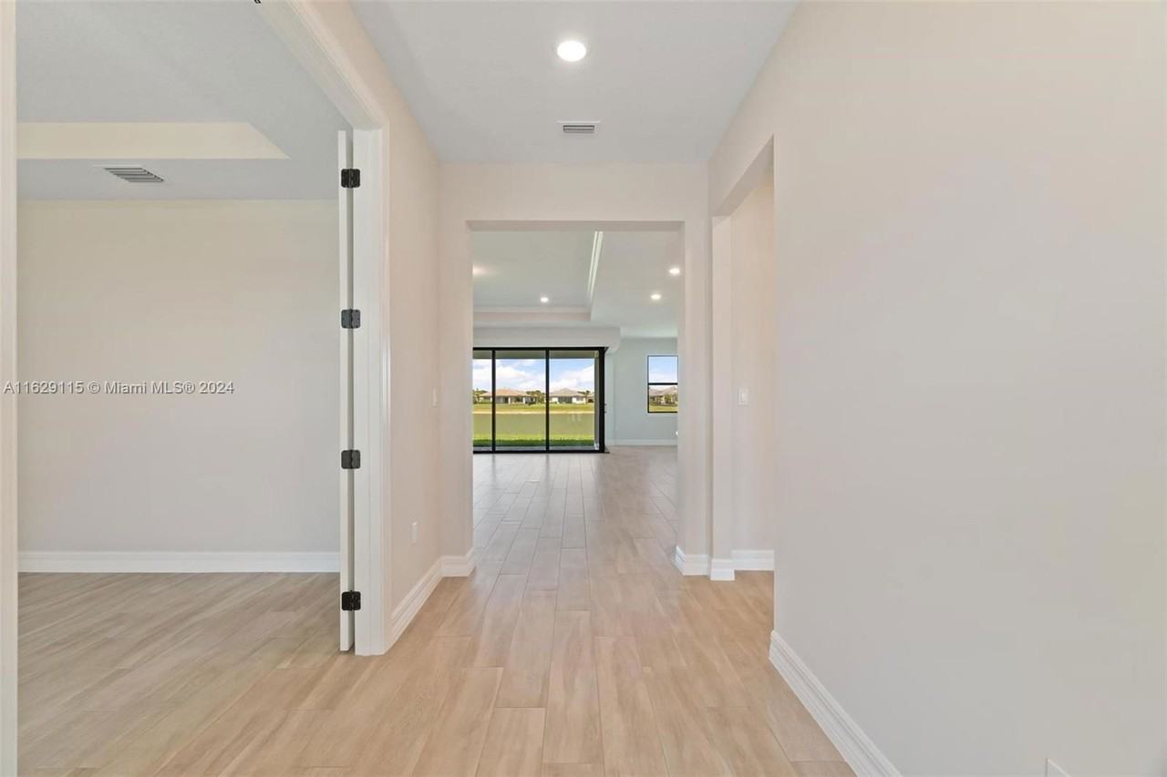 4546 Cumberland Ter - Photo 3 of 8