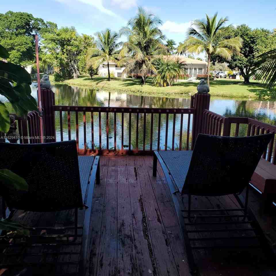 16621 Royal Poinciana Dr - Photo 3 of 8