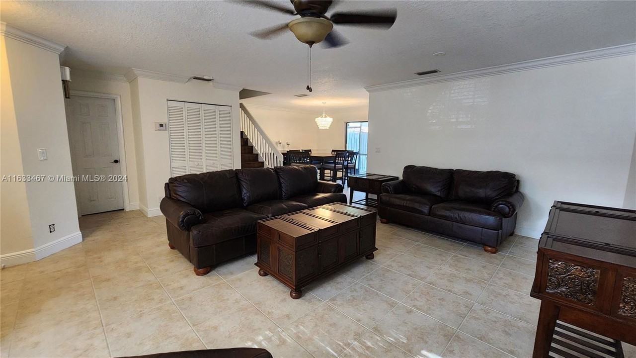 9064 Vineyard Lake Dr - Photo 2 of 8