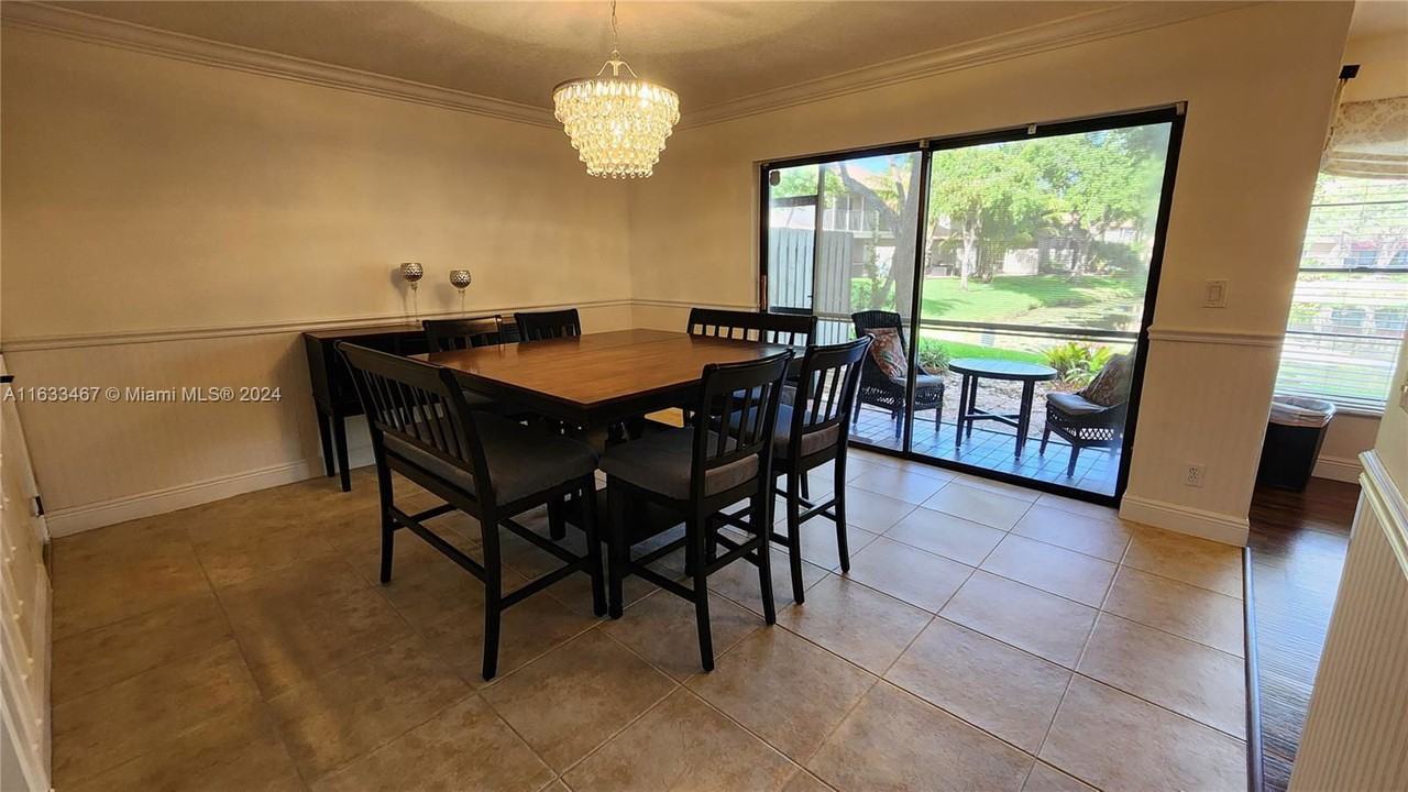 9064 Vineyard Lake Dr - Photo 3 of 8