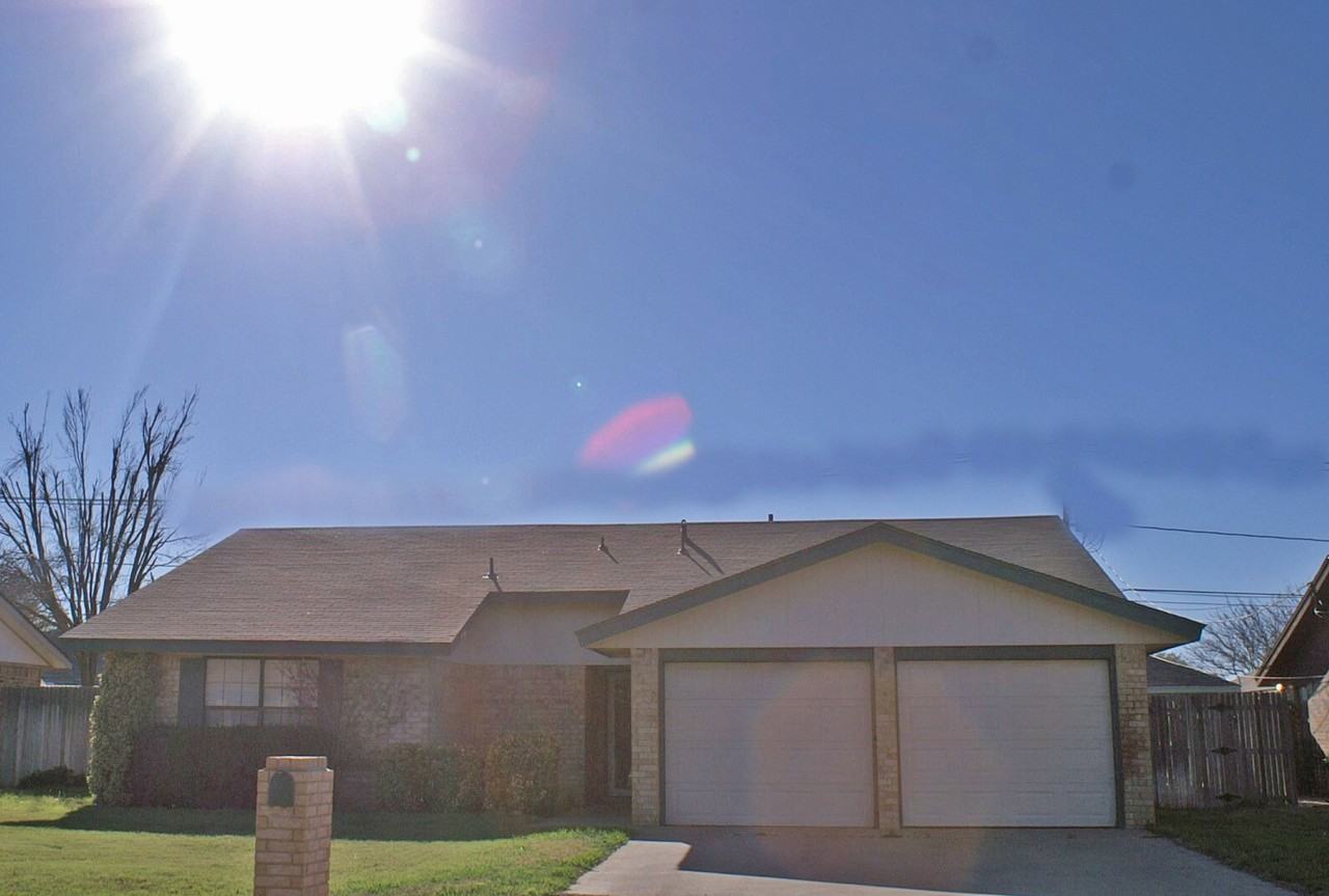 2701 Whittle Way - Photo 3 of 29