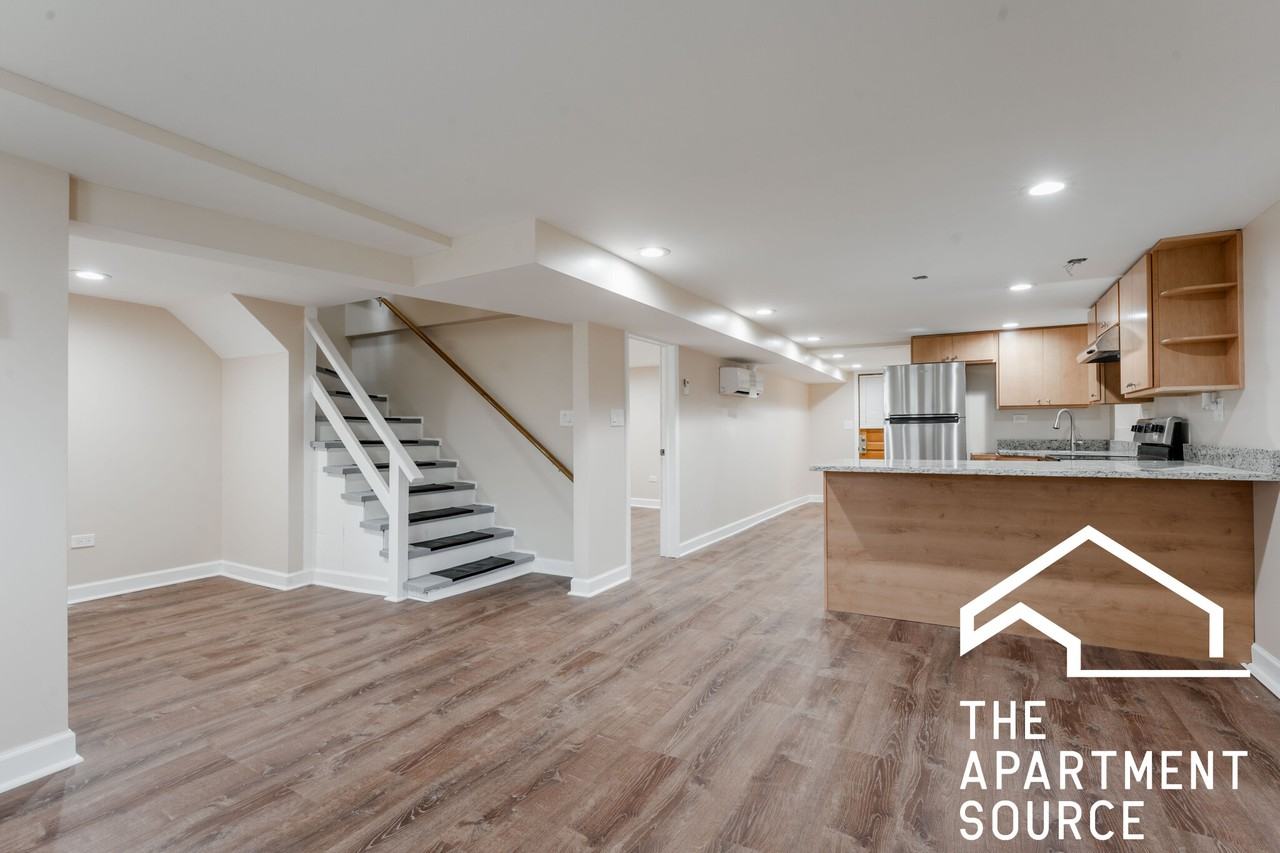 3829 N Sawyer Ave #G - Photo 3 of 10