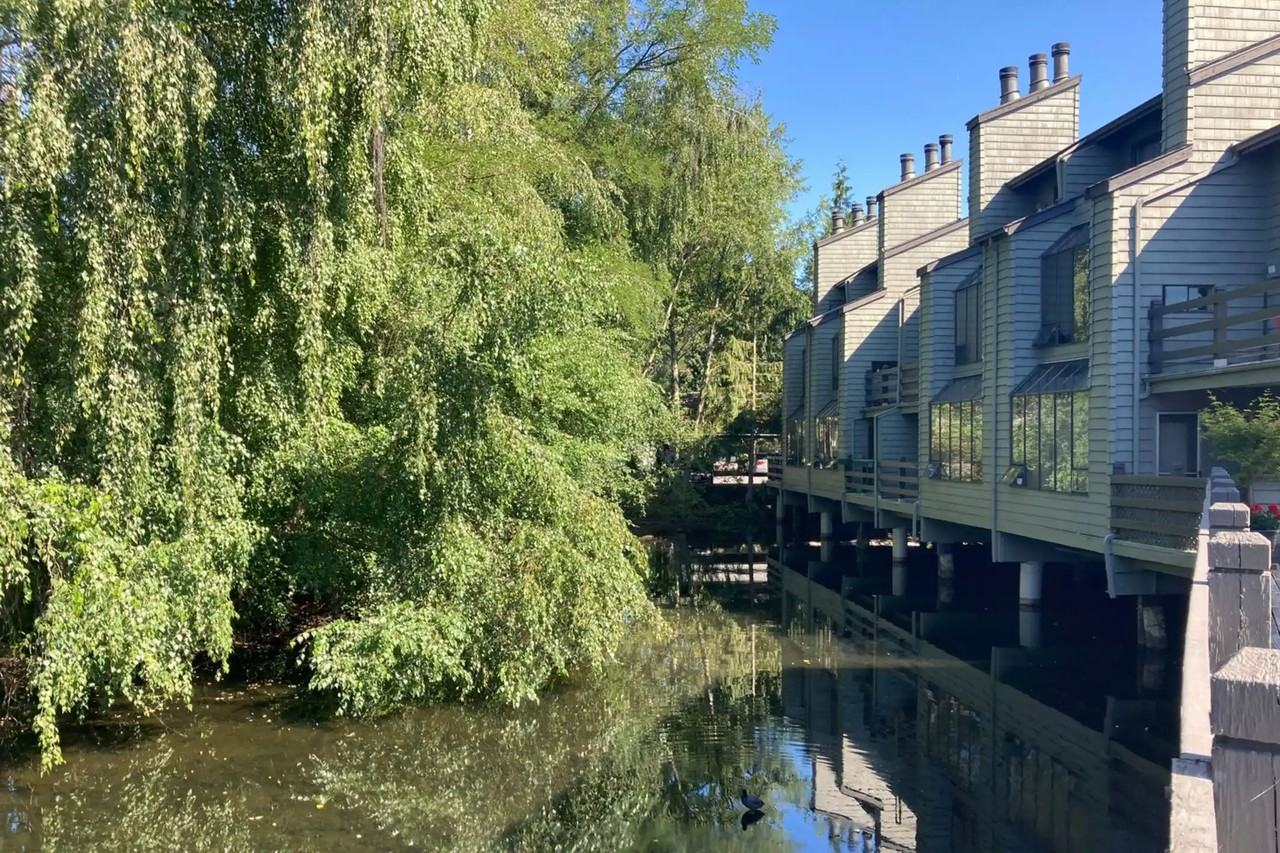 6 Lake Bellevue Dr Apt 111