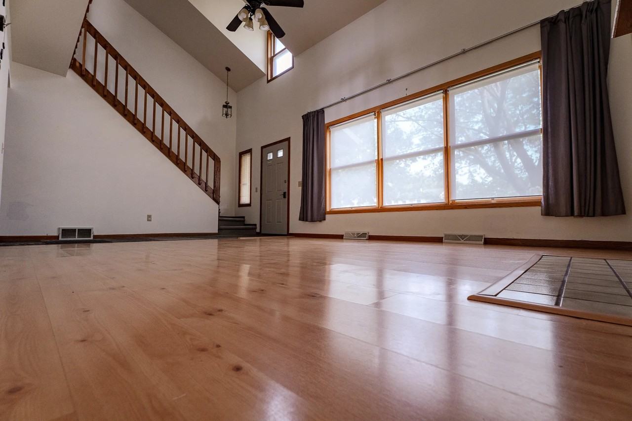 5620 Cedar Ridge Rd - Photo 2 of 14