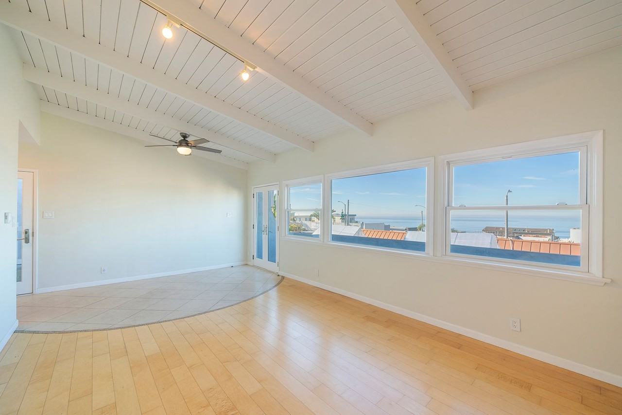 3605 Crest Dr - Photo 4 of 37