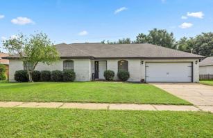 featured image of 2240 Prytania Cir