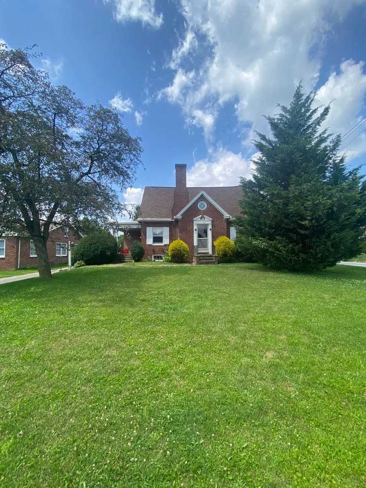 416 Mount Sidney Rd - Photo 2 of 25