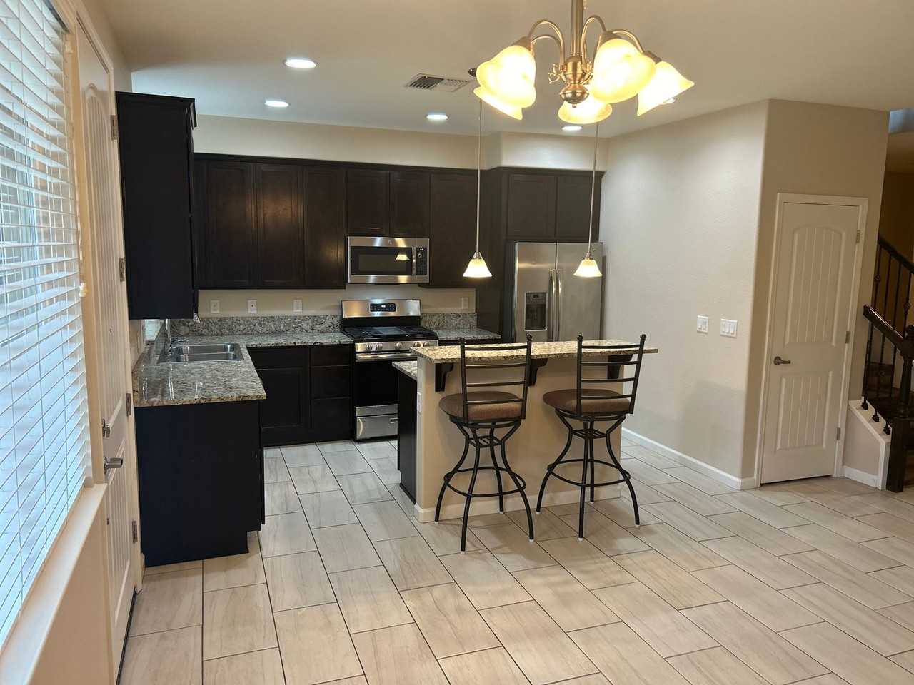 2065 S Virginia St - Photo 3 of 19
