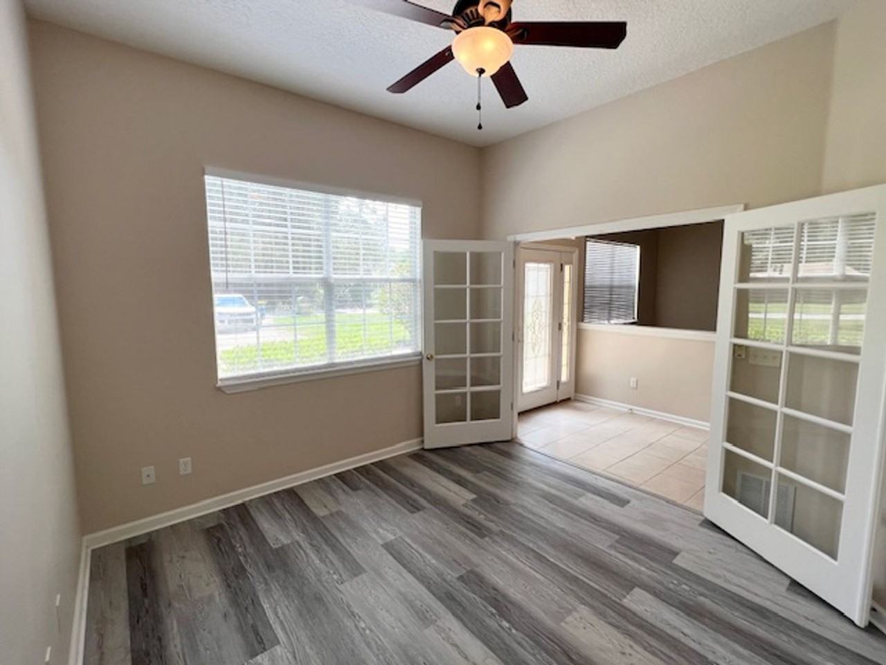 13741 Hillandale Dr - Photo 3 of 26