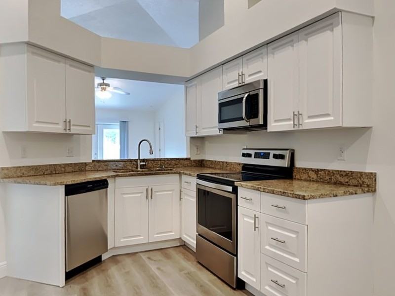 1410 Ocean Reef Rd - Photo 2 of 25