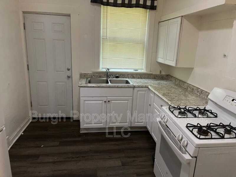 608 Airbrake Ave - Photo 3 of 13