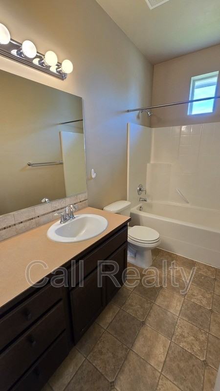 18116 N Division Rd - Photo 7 of 19