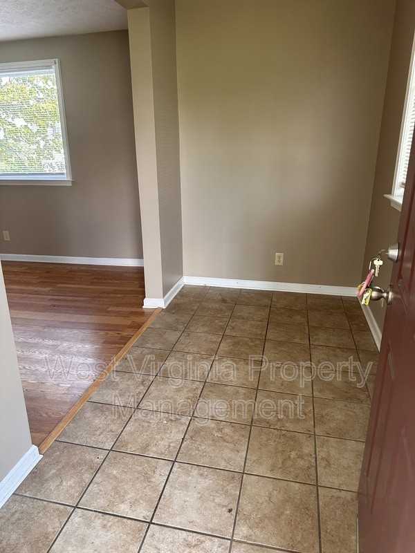300 Kee St #300 - Photo 2 of 11