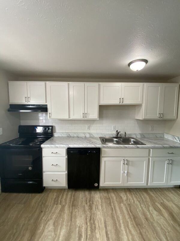 6200 Sunderland Dr - Photo 3 of 20