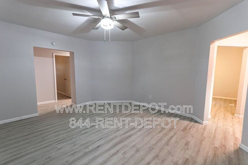 1214 S Bedford Ave - Photo 3 of 13