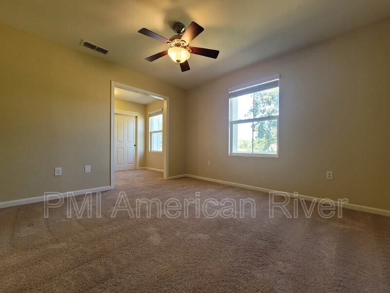 3304 Esplanade Cir - Photo 5 of 21