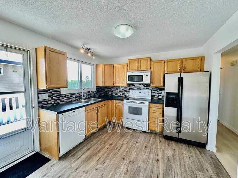 4879 Princeton Ave - Photo 3 of 21