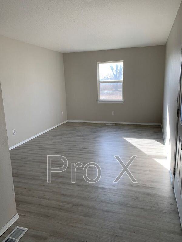 3802 College View Dr - Photo 2 of 16