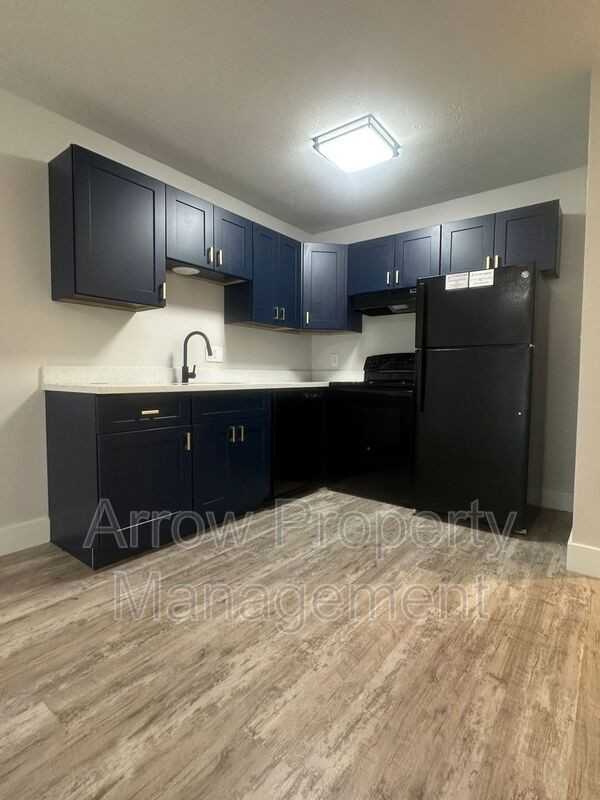 2325 S St #8 - Photo 2 of 8