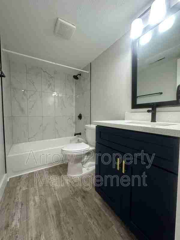 2325 S St #8 - Photo 4 of 8