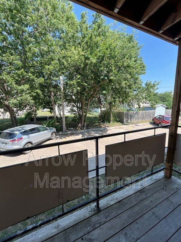 2325 S St #8 - Photo 6 of 8