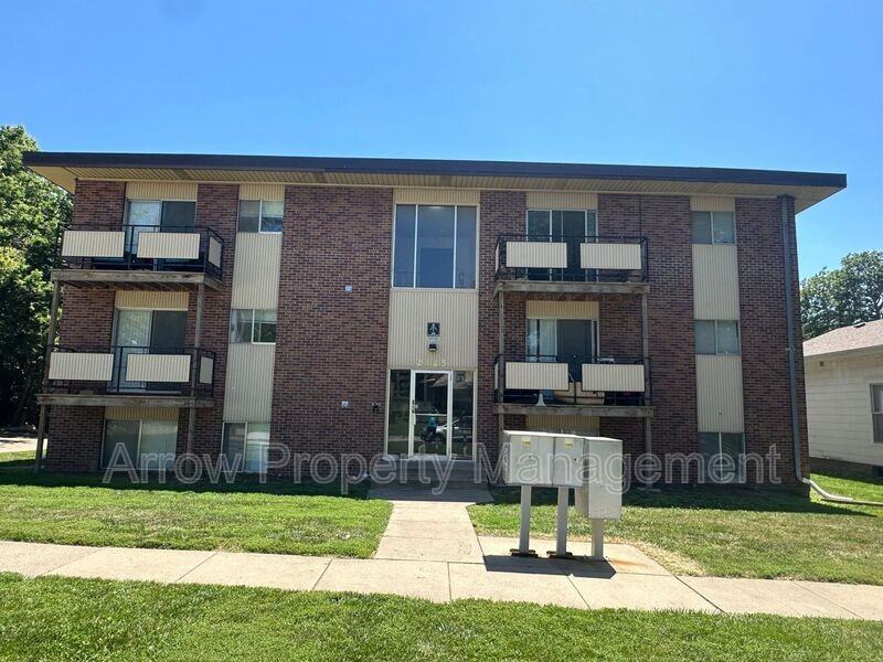 2325 S St #8 - Photo 7 of 8