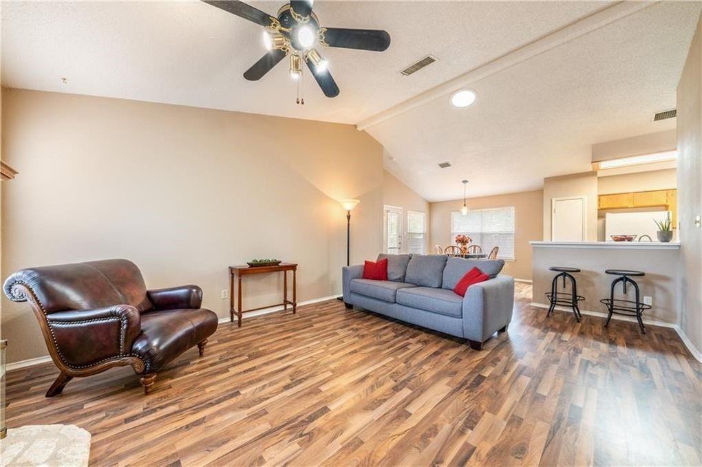 3010 Red Bay Dr - Photo 3 of 17