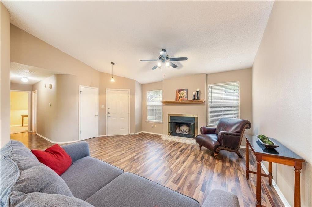 3010 Red Bay Dr - Photo 5 of 17