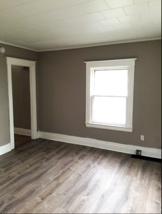 72 Avis St - Photo 2 of 6