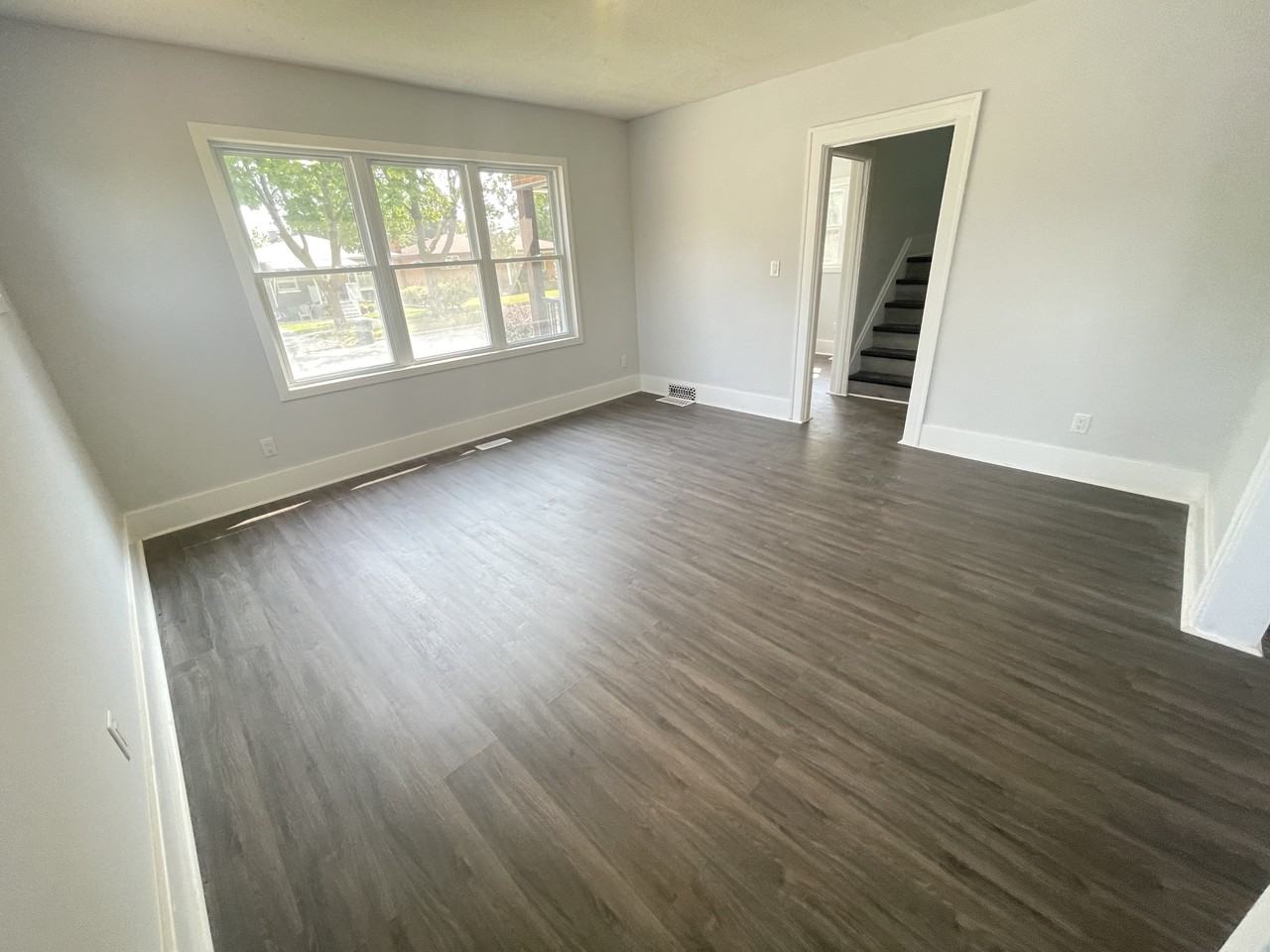 1245 Glidden Ave - Photo 7 of 41