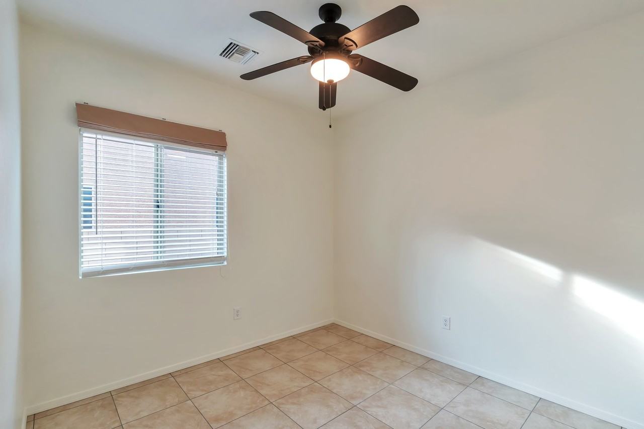 8960 N Country Home Ln - Photo 3 of 25