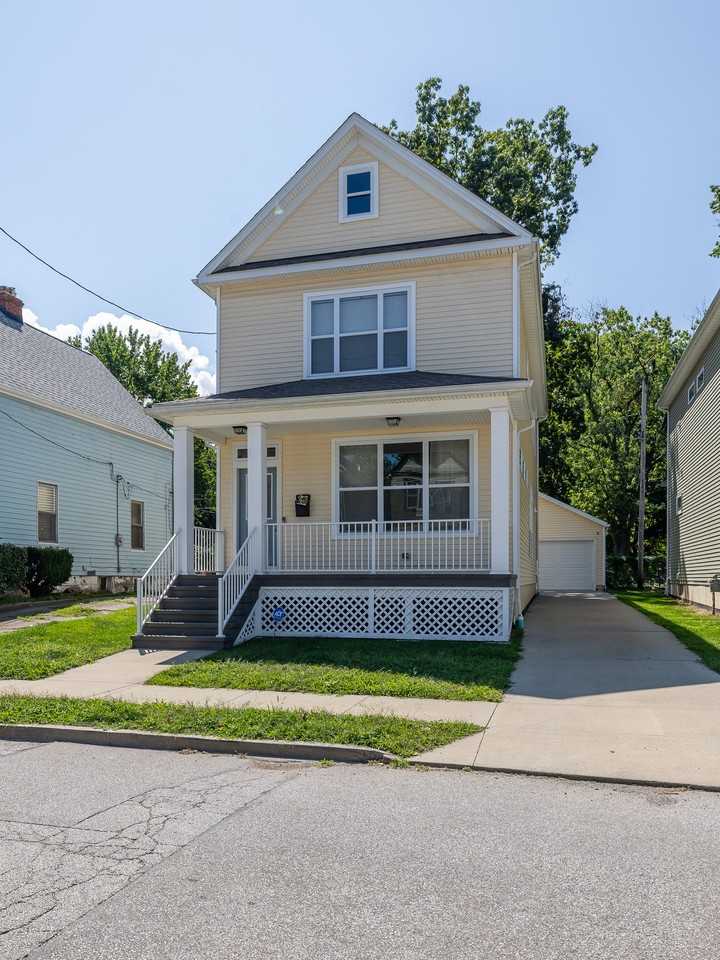 12016 Wade Park Ave - Photo 2 of 25