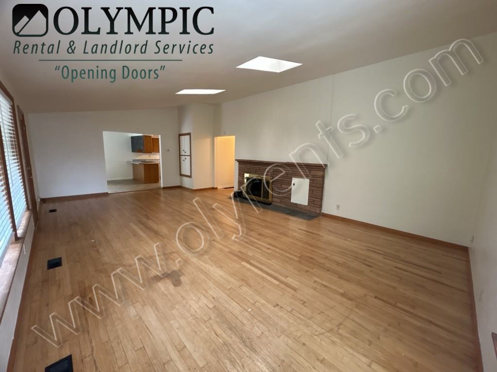2939 Boundary St Se - Photo 5 of 31