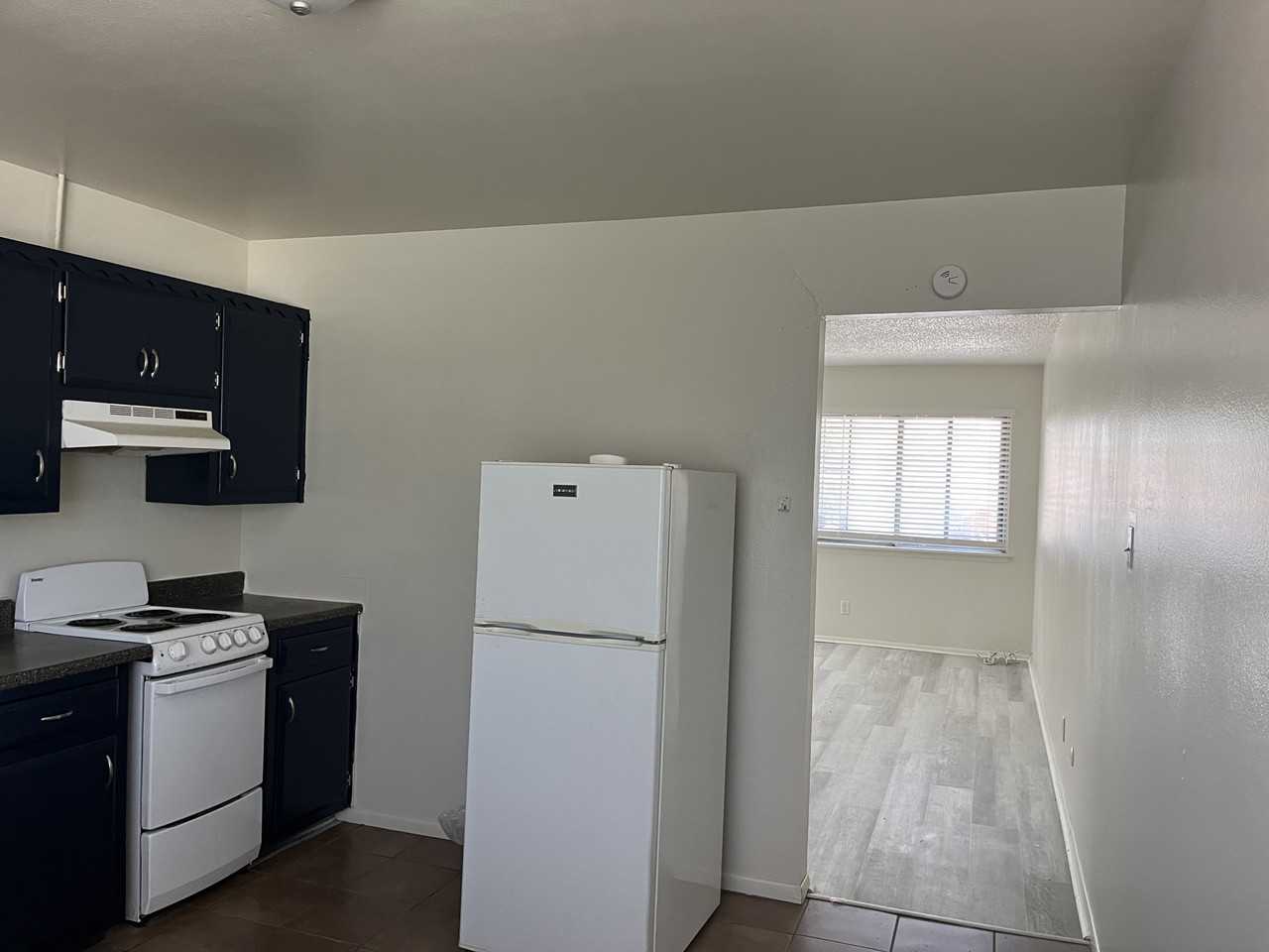 1005 Carlisle Blvd Se - Photo 5 of 11