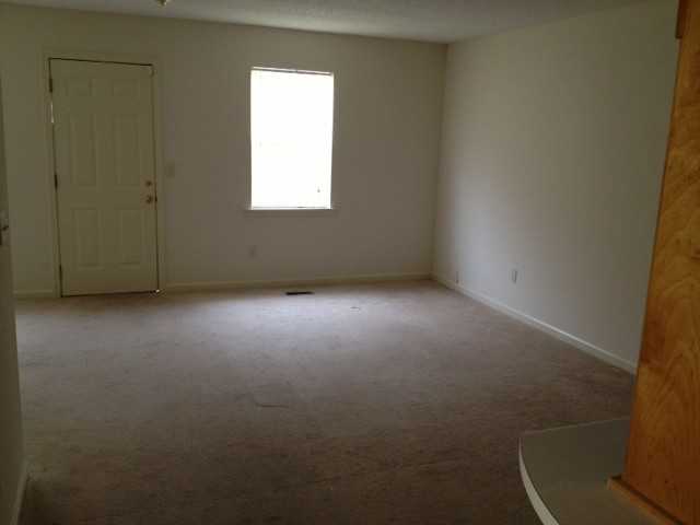 244 Lawrence St - Photo 2 of 7