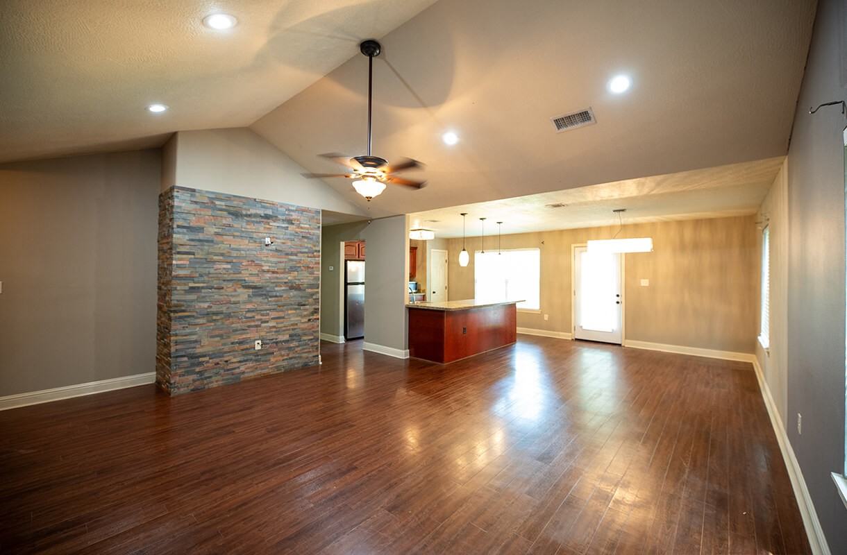 564 Ethel Dr - Photo 2 of 9