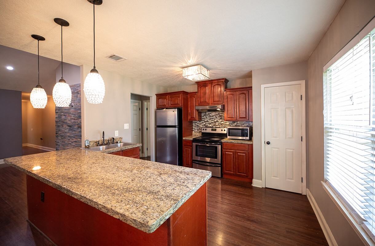 564 Ethel Dr - Photo 3 of 9