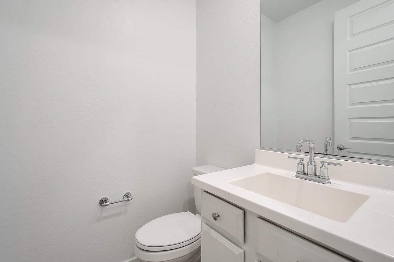 1072 E Newland Dr - Photo 6 of 15
