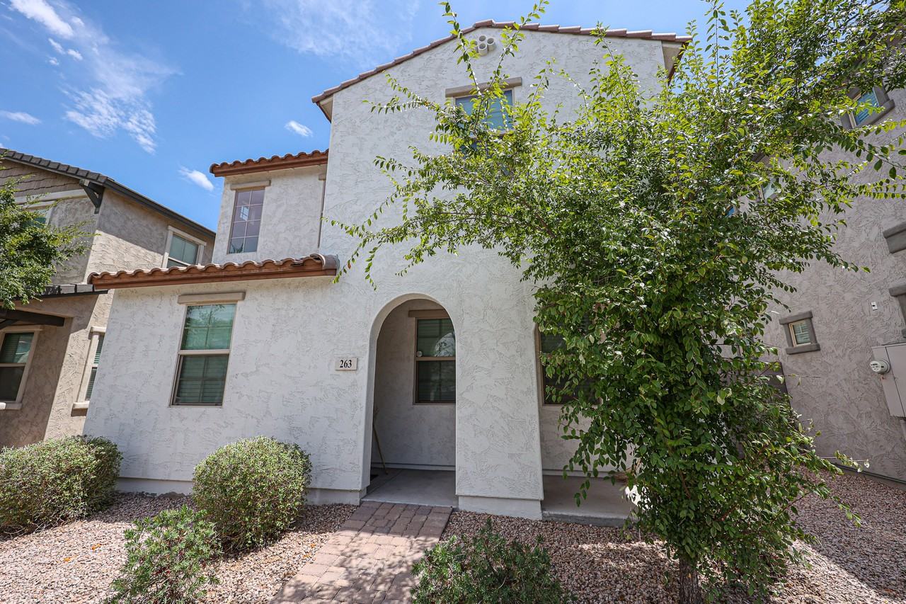 263 N 69th Pl - Photo 3 of 49