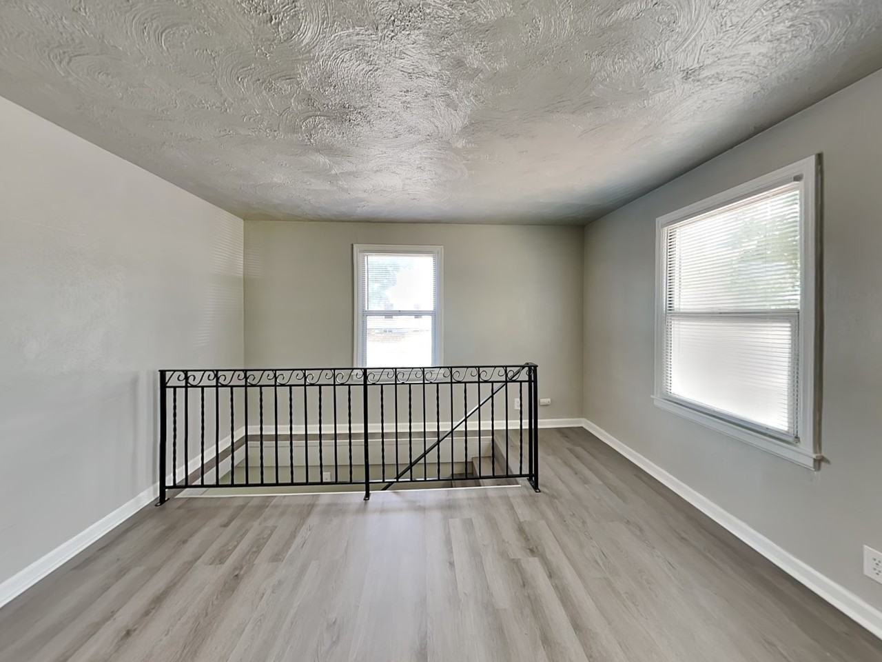 2329 W Sanson Ave - Photo 2 of 25