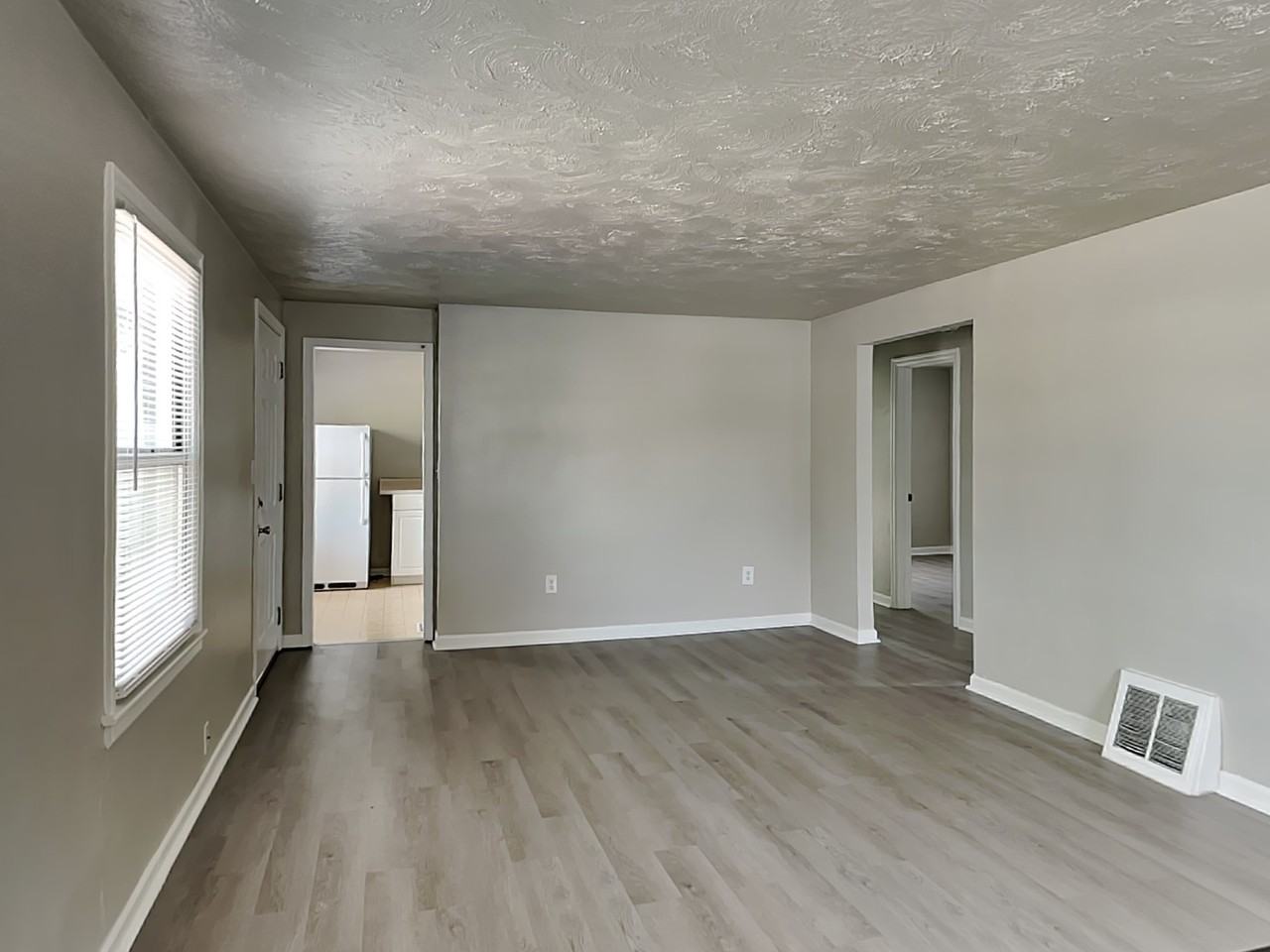 2329 W Sanson Ave - Photo 3 of 25