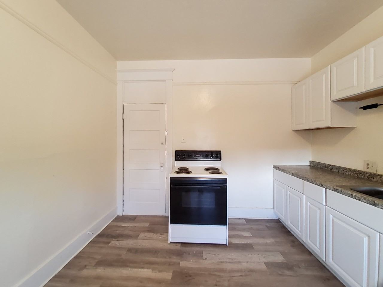 242 Washington St - Photo 2 of 6