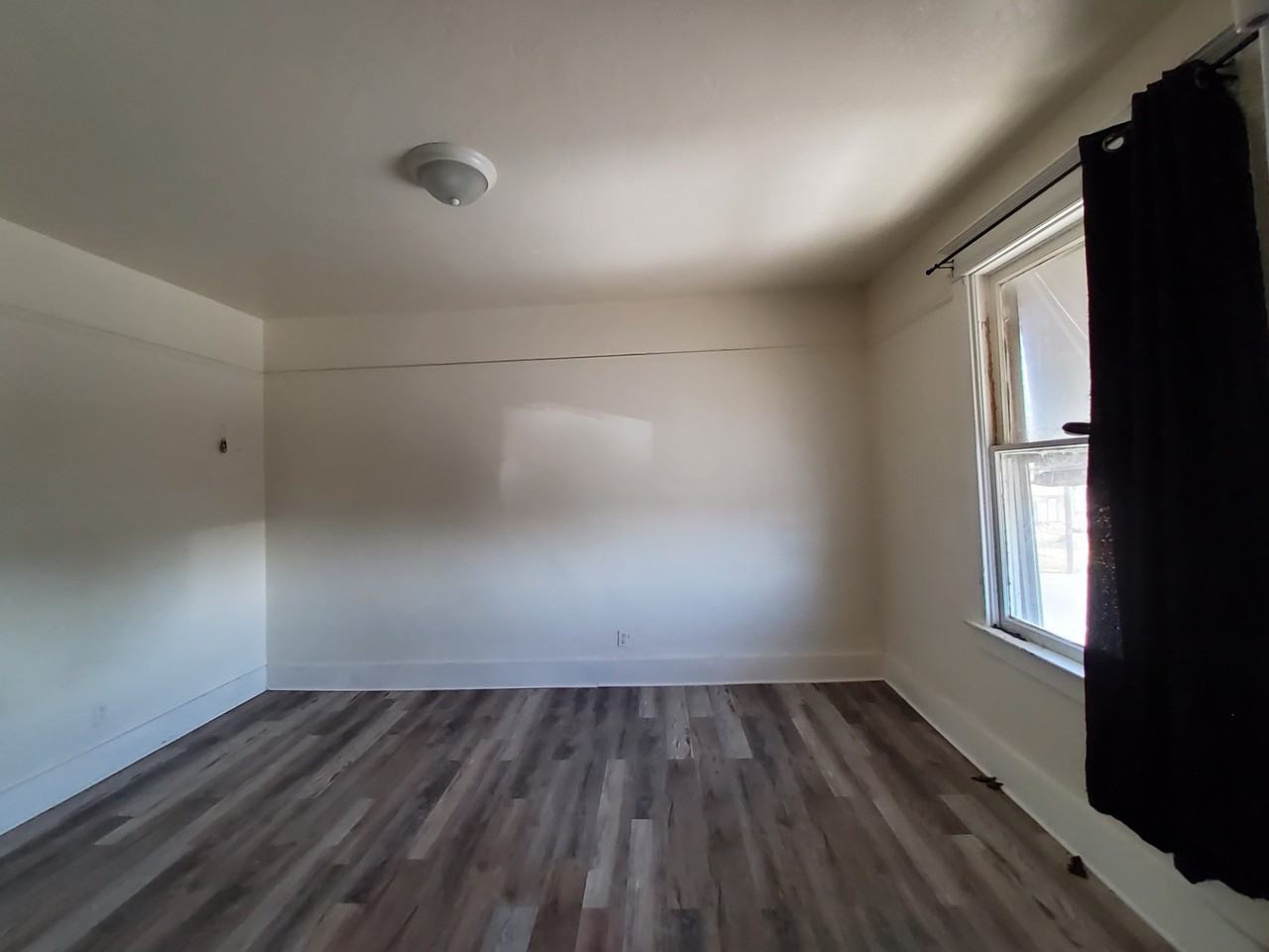 242 Washington St - Photo 3 of 6