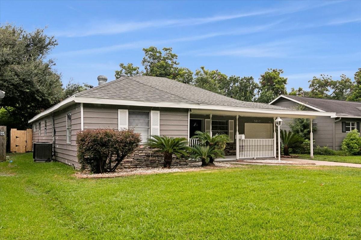 3217 North Dr - Photo 2 of 35