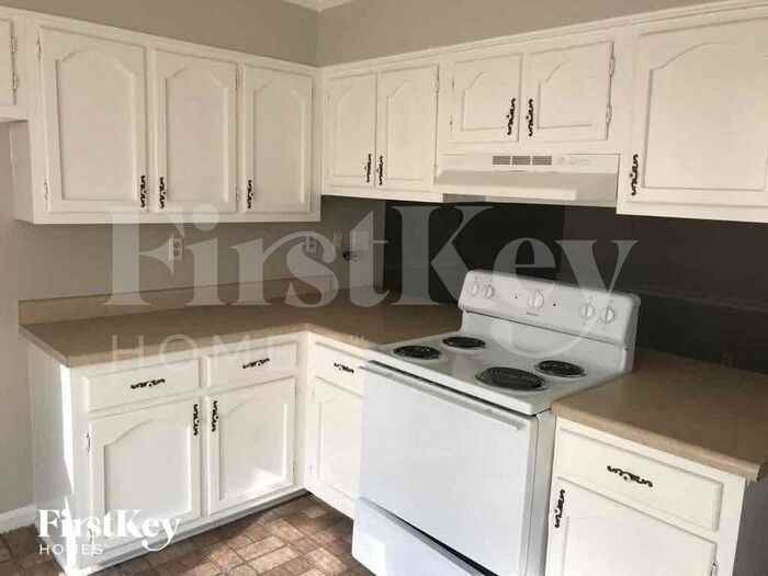 4990 Lake Valley Cv - Photo 3 of 14